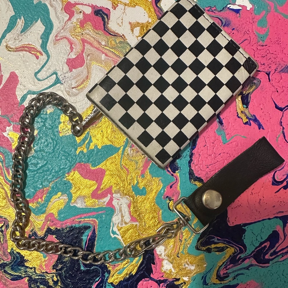 Vintage Hot Topic Leather Wallet on chain - Picture 2 of 3